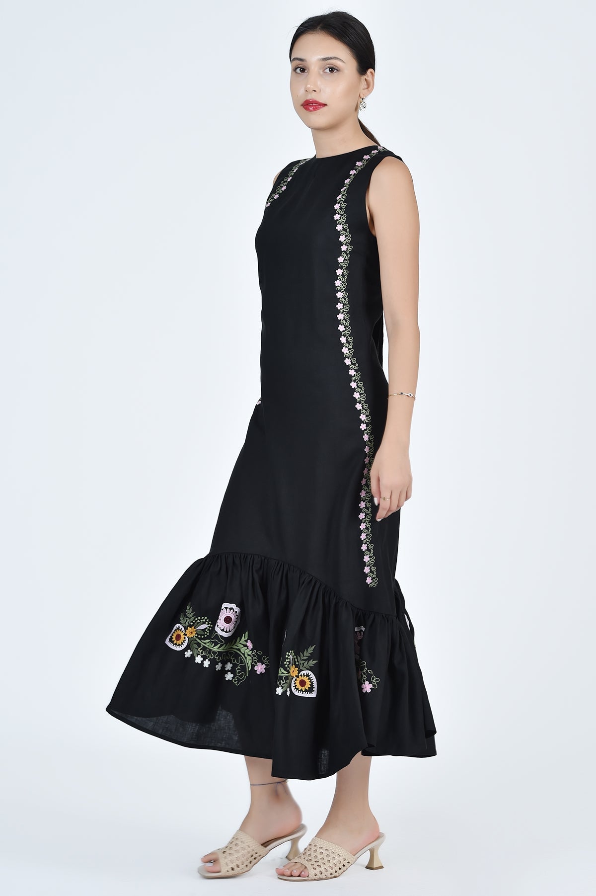 Elegance | Black (Lila Embroidery)