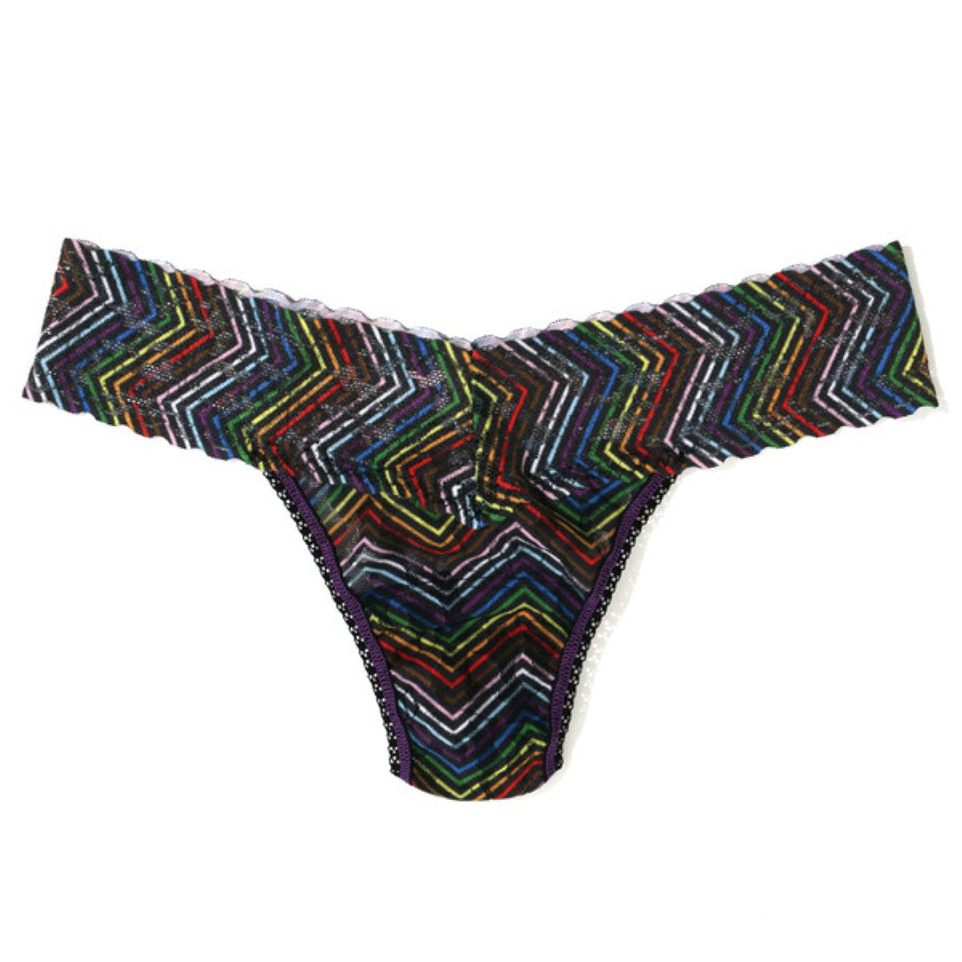 PETITE SIGNATURE LACE LOW RISE THONG